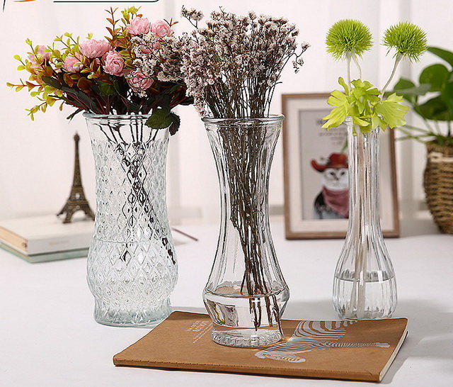 Glass flower holder/glass flower vase