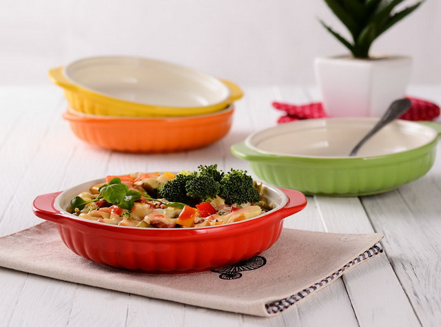 Stoneware baking dish/plate/casserole