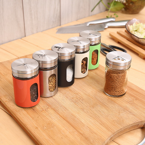 Glass salt and pepper set