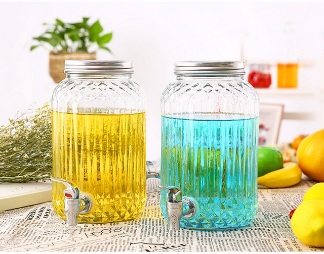 Glass beverage dispenser