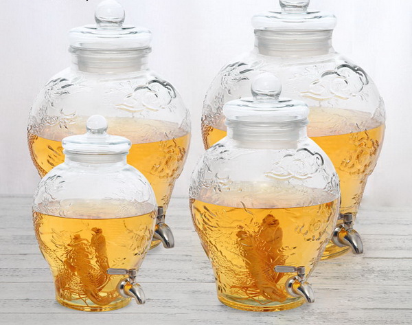 Glass beverage dispenser